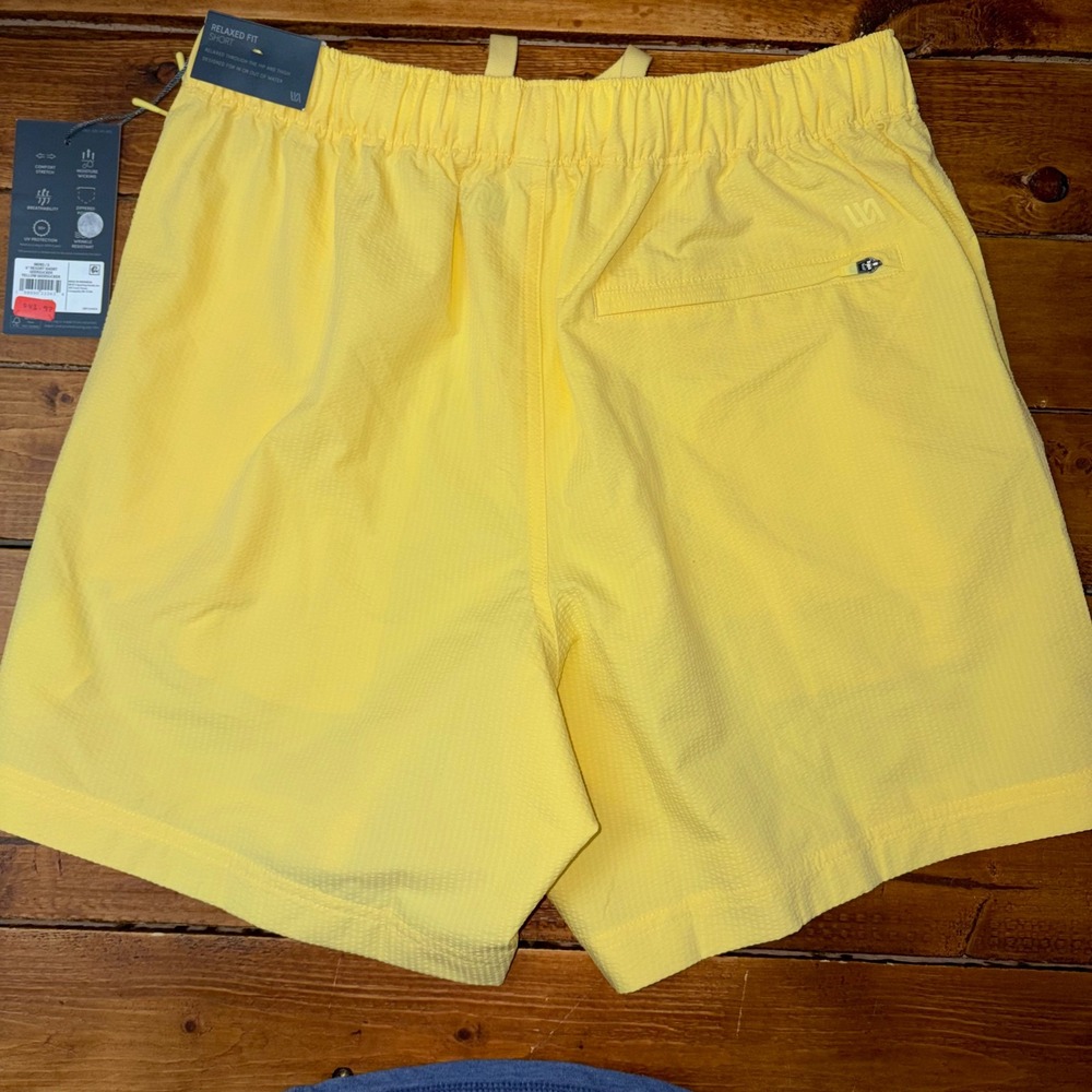 VRST 6" Resort Short Men Small Yellow Seersucker Beach‎ VRST-S25-HT-RSS NEW